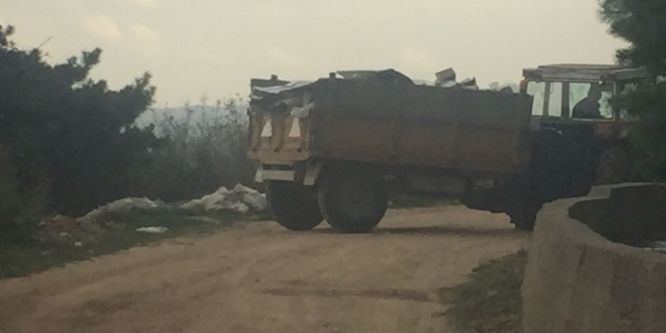 Yeşil alanlar moloz yığınlarıyla doldu