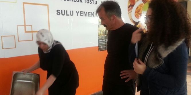 Artan yemekler hayvan barınağına