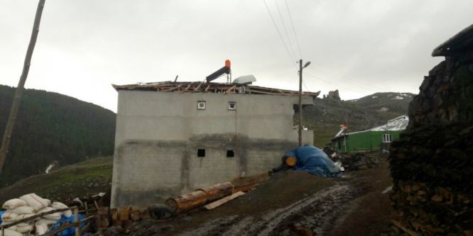 Ardahan’da fırtına can aldı