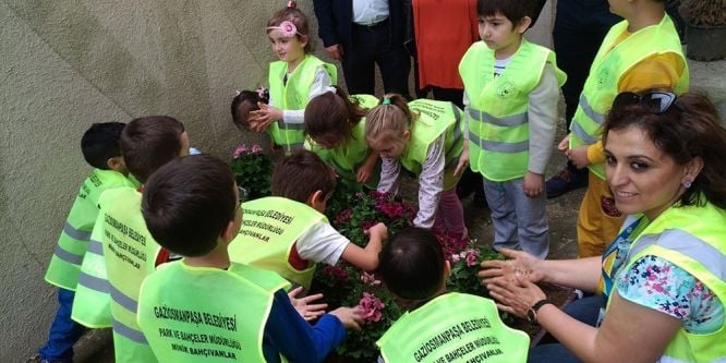 Gaziosmanpaşalı minik bahçıvanlar iş başında