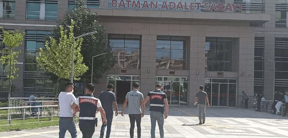 13 çuval fıstık çalan hırsızlar tutuklandı