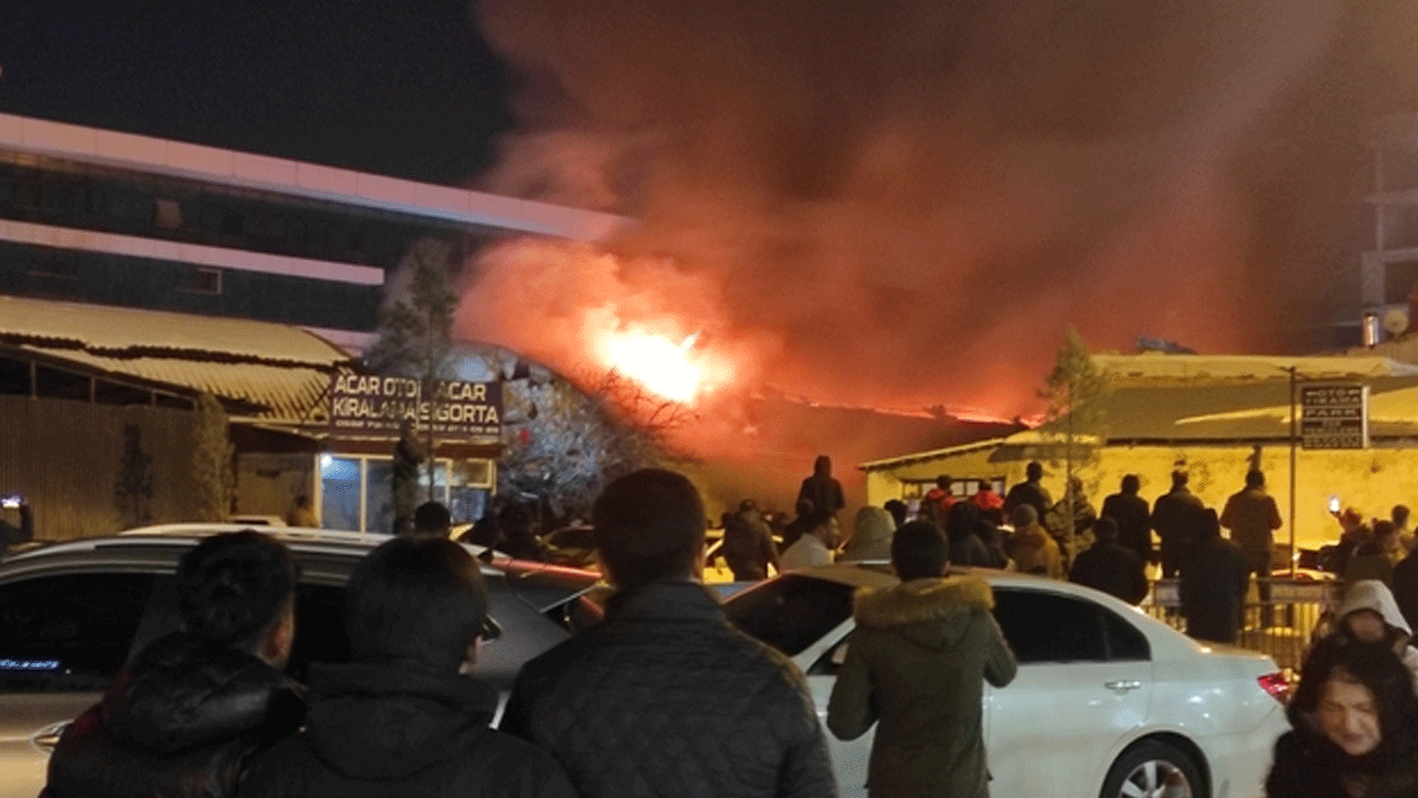 130 iş yerinin bulunduğu pazarda korku dolu anlar