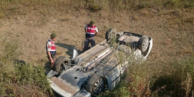 Takla atan araçtan sağ çıktılar