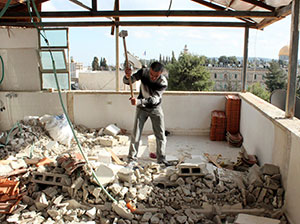 Filistinliye kendi evini yıktırdılar