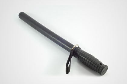 Sonunda bu da oldu! Cop silah sayıldı