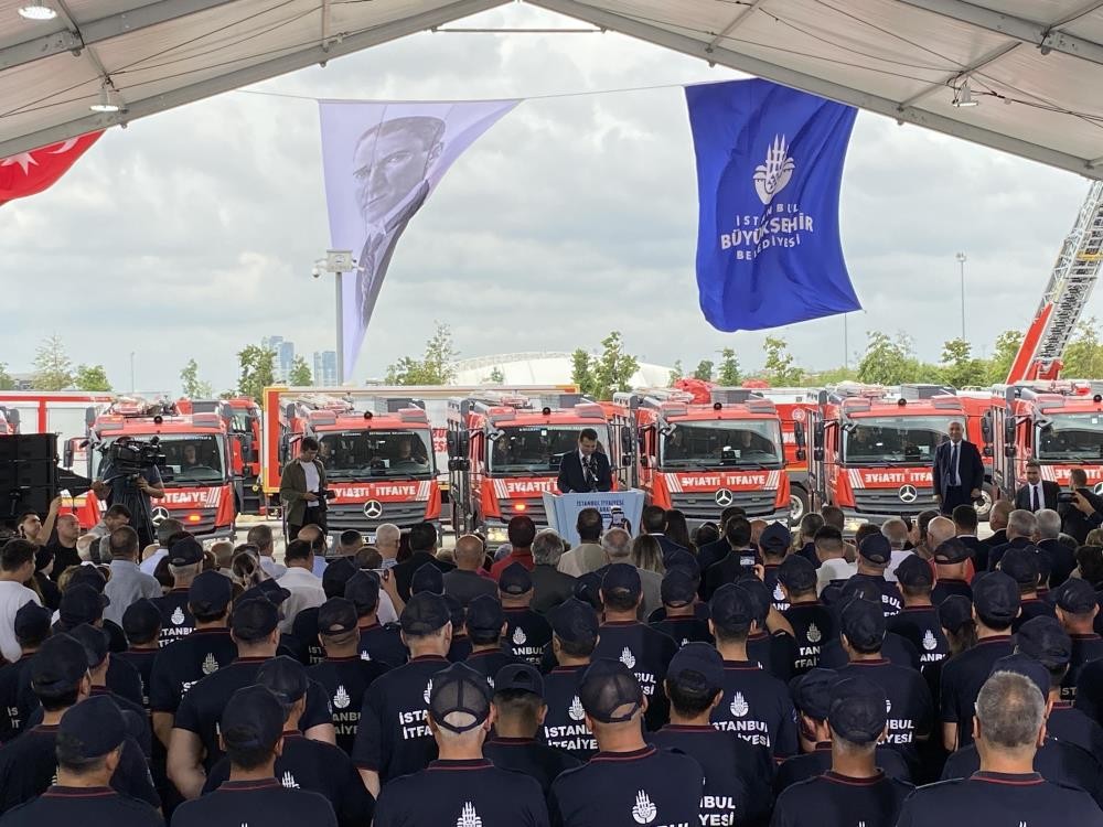134 araç için 200 makam aracı ile Yenikapı’da Ekrem şov!