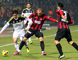 Fener yakın takipte : 1-2