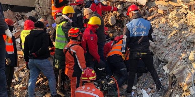 136 saat sonra enkazdan kurtarıldı