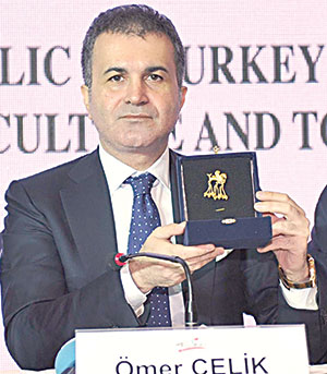 Denizatı broşu Türkiye’ye iade edildi