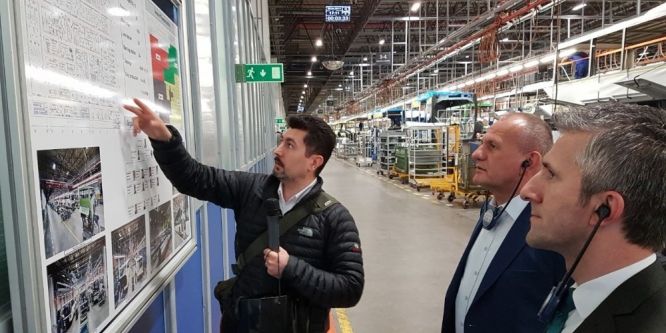 Başkan Keleş yeni nesil otobüsler hakkında bilgi aldı