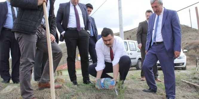 15 Temmuz şehitleri hatıra ormanına fidan dikildi