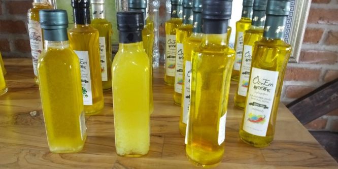 Organik zeytinyağı ürettiler