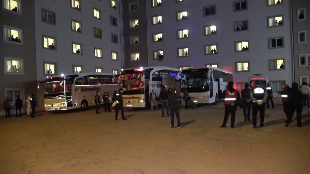14 Günlük karantina sonrası ‘En büyük Türkiye’ tezahüratı 