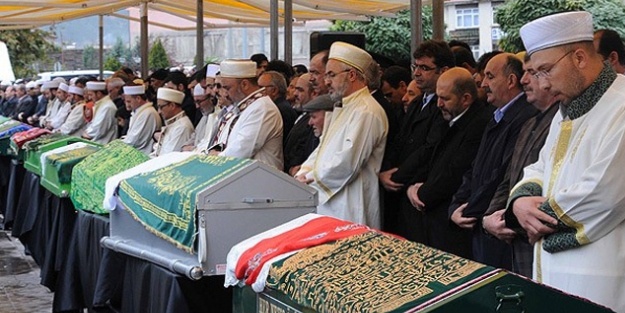 14 işçinin cenazesi toprağa verildi