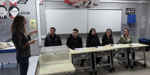 14 Mayıs seçimleri için sandık yemini ederek göreve başladı! İşte sandık yemini...