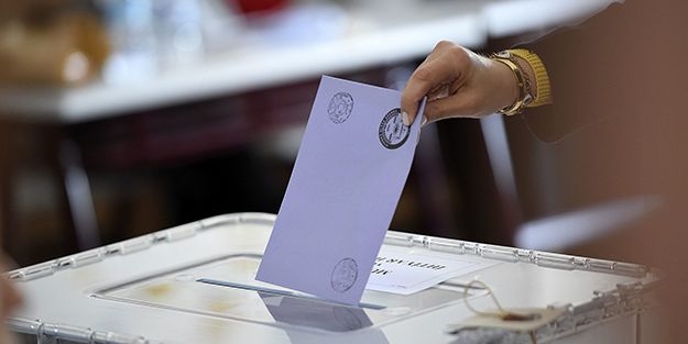 14 Mayıs'ı bilen anket şirketi seçime saatler kalan son sonuçları Türkiye'ye ilan etti