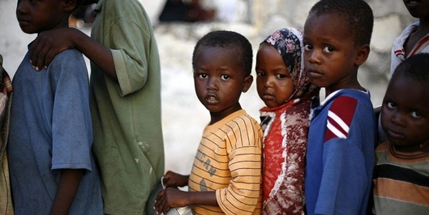 ''1,4 milyon çocuk açlıktan ölmek üzere''