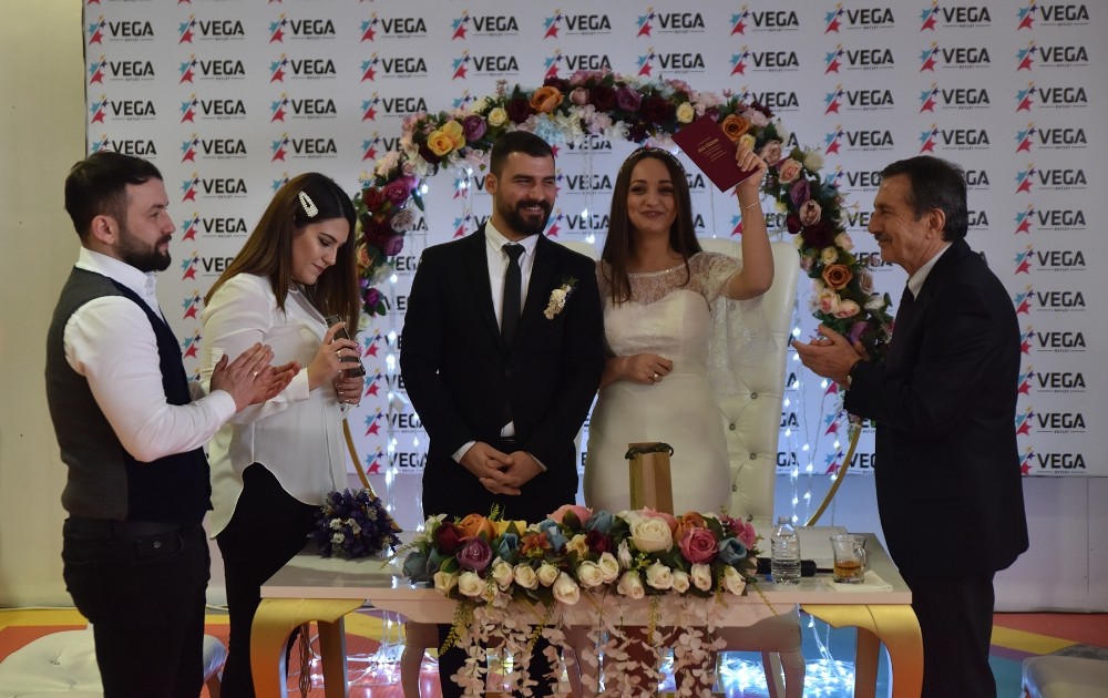 14 Şubat’ta 14 çift dünya evine girdi 