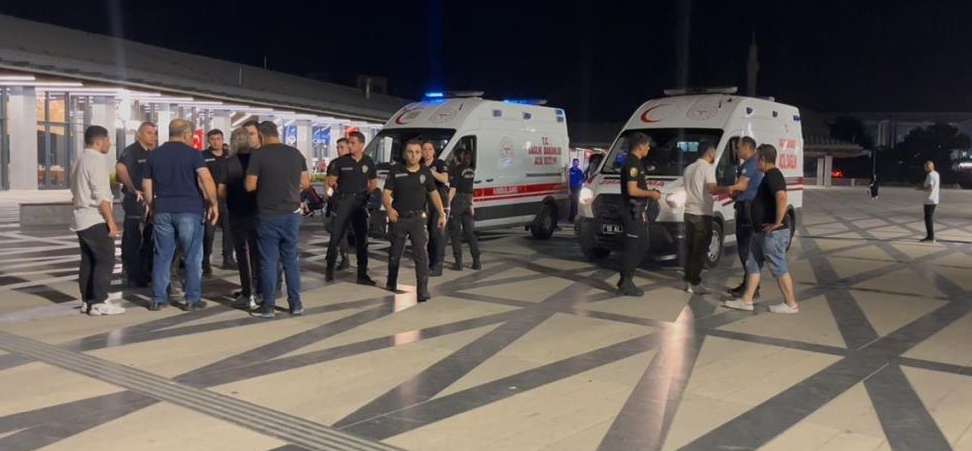 14 yaşındaki kız çocuğu 4 kişiyi bıçakladı