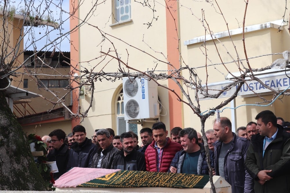 14 yaşındaki Sevde’ye gözyaşlarıyla veda 