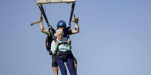 140 kilometre güneybatısındaki yerde! 104 yaşında o kadın Guinnes Rekorlar kitabına girdi: İfadesi şaşkına çevirdi