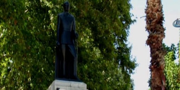 O heykel 'Kemalist'leri kızdırdı