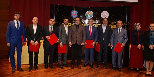 144 Öğrenci ödüllendirildi