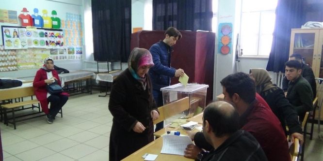 Kilis’te vatandaşlar sandığa akın etti