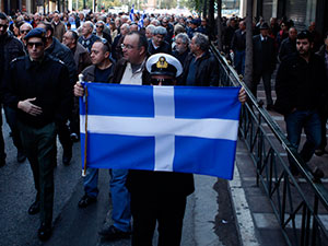 Yunanistan’da emekli askerler sokakta