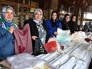 Muşlu kadınlar yetim öğrenciler için işbaşında