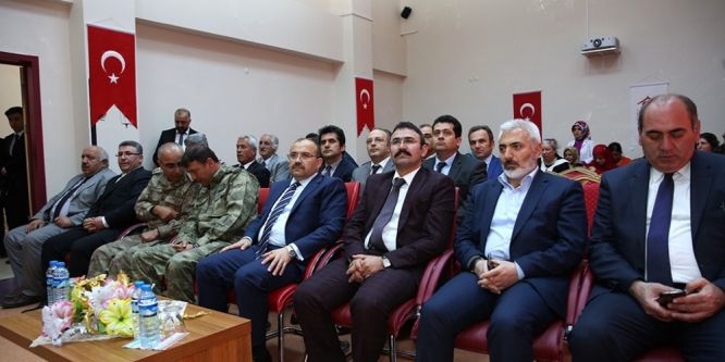 Engelli vatandaşlara akülü araçları teslim edildi