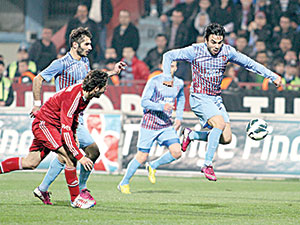 Fırtına evinde esemedi