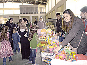 Suriyeli çocuklara oyuncak