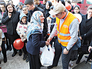 Kimse Yok Mu gönülleri ısıtıyor