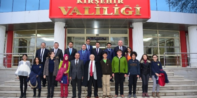 TEOG’da başarılı olan 10 öğrenciye ödül verildi