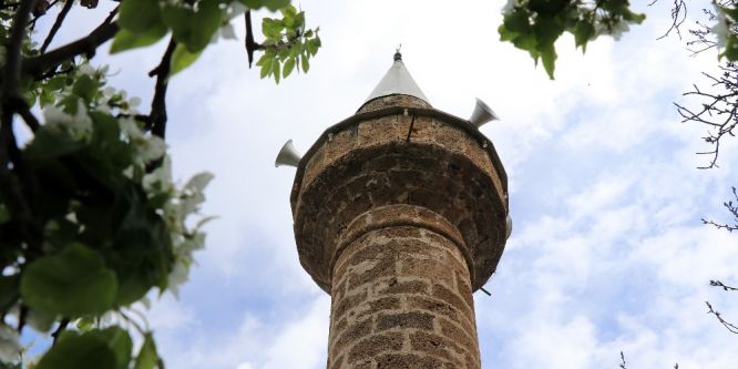 600 yıllık caminin ilginç özellikleri