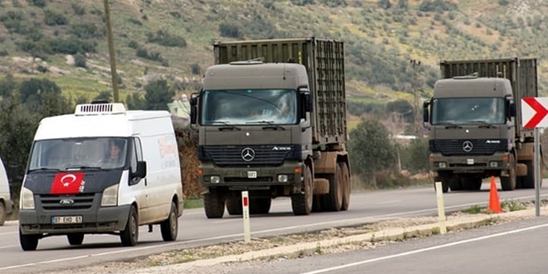 15 araçlık askeri konvoy Şanlıurfa'ya ulaştı