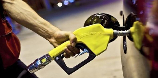 1,5 ay sonra ilk! Motorinden sonra benzine de zam geliyor...