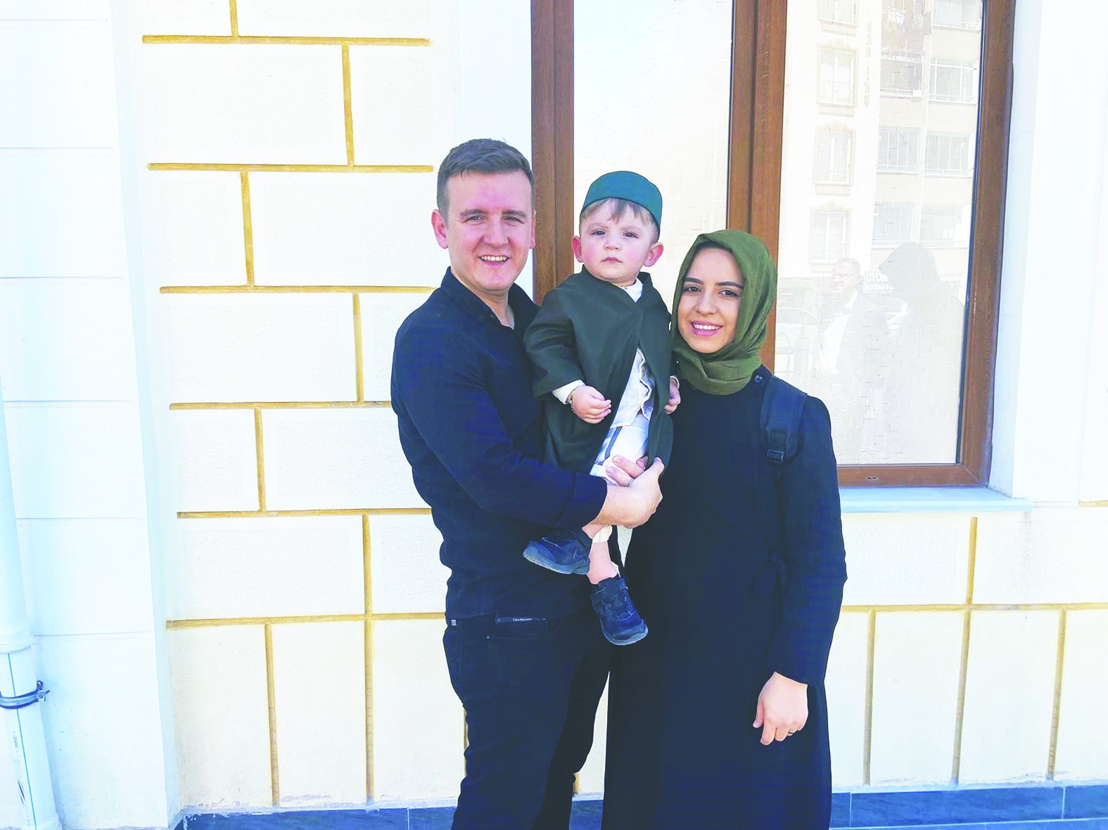 15 aylık olan minik Aslan umreye gitti