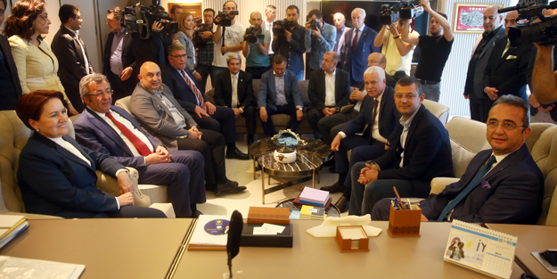 15 CHP'li yeni patronlarını ziyaret etti