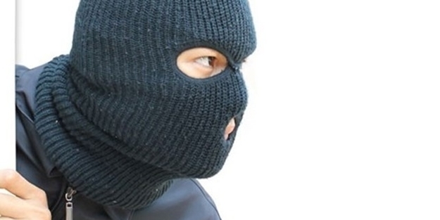 1,5 dakikada 50 bin liralık beyaz eşya çaldılar