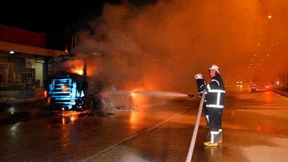 15 gün içinde 4'üncü otobüsün alev alışı