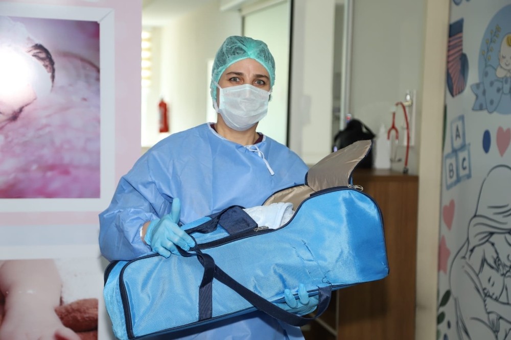 15 günlük bebek Covid-19’u yendi 