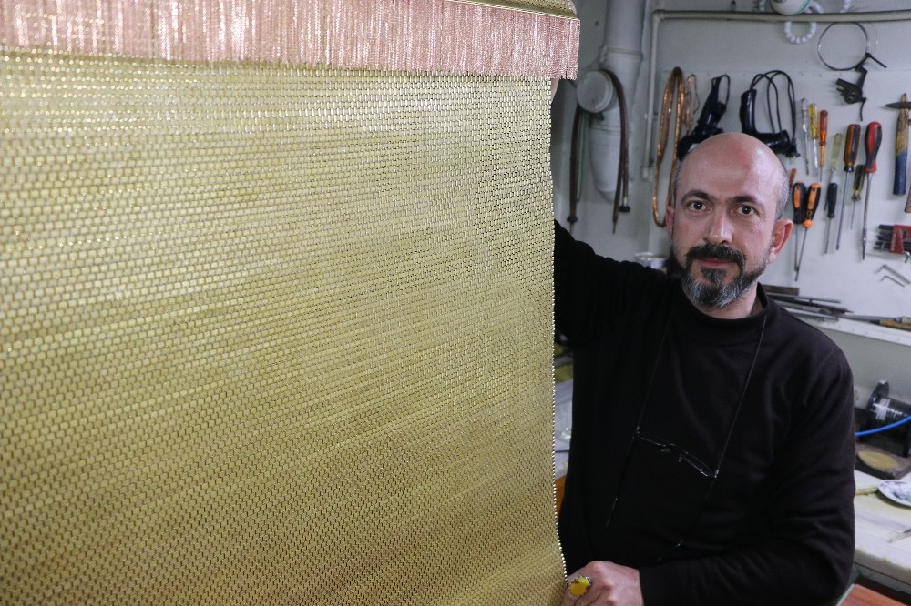 15 kilo altınla halı işledi 