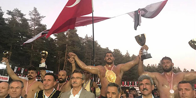 15. Kunduz Yağlı Güreşleri'nin başpehlivanı Tanju Gemici oldu
