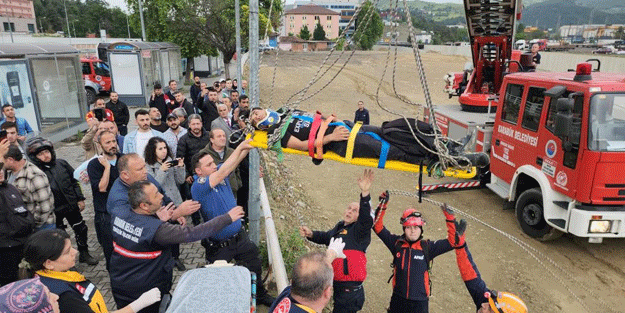 15 metreden düşen genci itfaiye böyle kurtardı