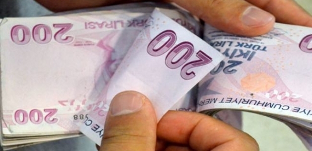 1.5 saatte 50 kişinin hesabını boşalttılar