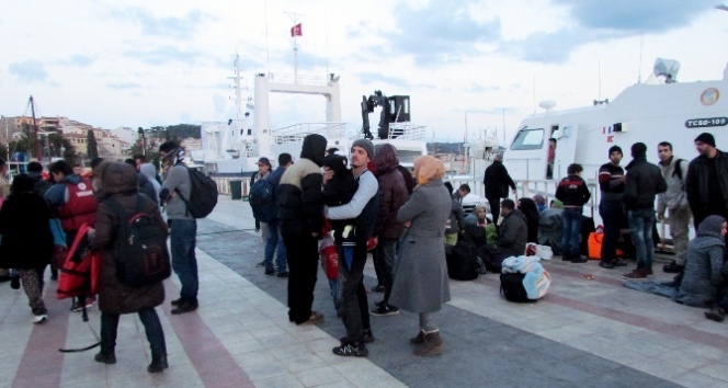 15 saatte 505 kaçak göçmen yakalandı