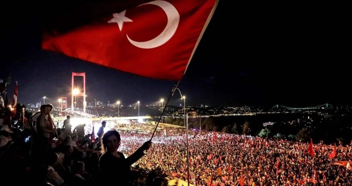 15 Temmuz darbe girişimi dünya basınının utanç günü! Yalanların ve manipülasyonların ardı arkası kesilmedi