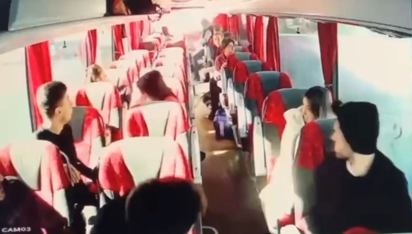 15 Temmuz Demokrasi Otogarı'nda iki yolcu otobüsü çarpıştı: Kaza anı kamerada